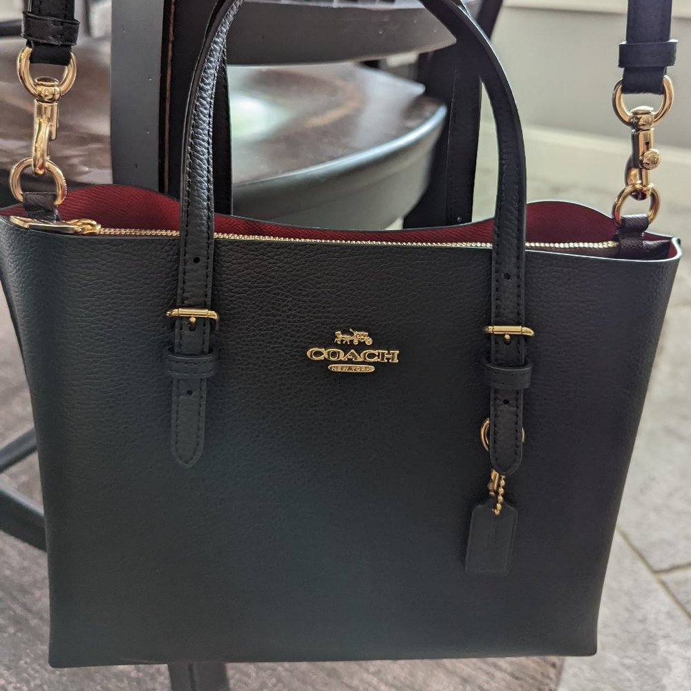 Gorgeous Coach crossbody purse/handbag